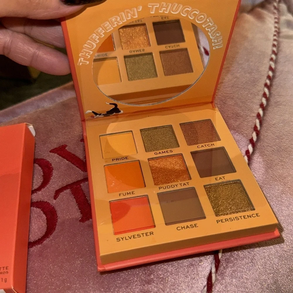 Revolution Beauty Looney Tunes x I Heart Revolution Sylvester Shadow Palette NEW